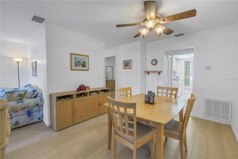 Condo in Gulfport, Florida, 1 bedroom  № 1518283 - photo 10