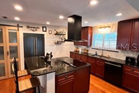 House in DeLand, Florida 4 bedrooms, 236.9 sq.m. № 1894335 - photo 23