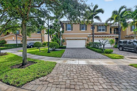 Townhouse in Palm Beach Gardens, Florida 3 bedrooms, 187.76 sq.m. № 2087160