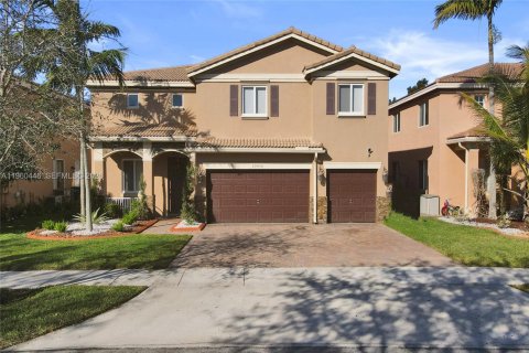 Villa ou maison à Miami Gardens, Floride 6 chambres, 313.92 m2 № 2021991