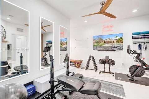 Villa ou maison à vendre à Miami Gardens, Floride: 6 chambres, 313.92 m2 № 2021991 - photo 20