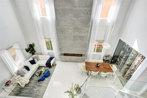 Villa ou maison à vendre à Miami Gardens, Floride: 6 chambres, 313.92 m2 № 2021991 - photo 7