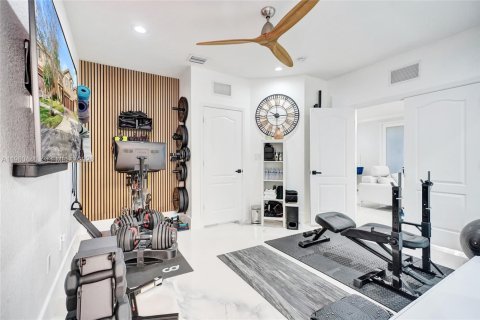 Villa ou maison à vendre à Miami Gardens, Floride: 6 chambres, 313.92 m2 № 2021991 - photo 22