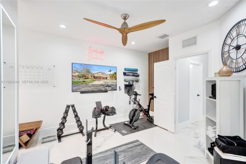 Villa ou maison à vendre à Miami Gardens, Floride: 6 chambres, 313.92 m2 № 2021991 - photo 21
