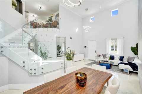 Villa ou maison à vendre à Miami Gardens, Floride: 6 chambres, 313.92 m2 № 2021991 - photo 9