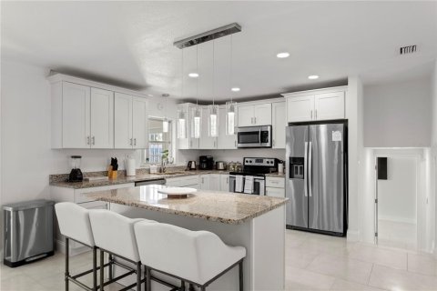 Villa ou maison à vendre à Tampa, Floride: 5 chambres, 269.51 m2 № 2267473 - photo 16