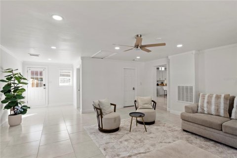 Villa ou maison à vendre à Tampa, Floride: 5 chambres, 269.51 m2 № 2267473 - photo 19