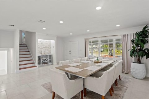 Villa ou maison à vendre à Tampa, Floride: 5 chambres, 269.51 m2 № 2267473 - photo 12