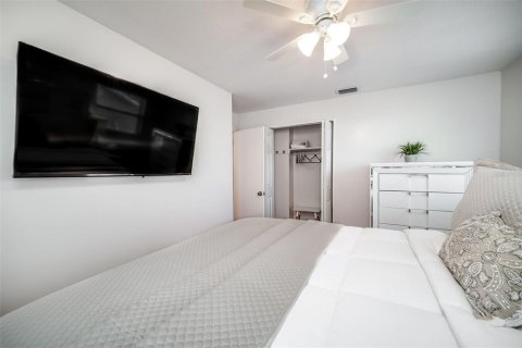 Villa ou maison à vendre à Tampa, Floride: 5 chambres, 269.51 m2 № 2267473 - photo 28