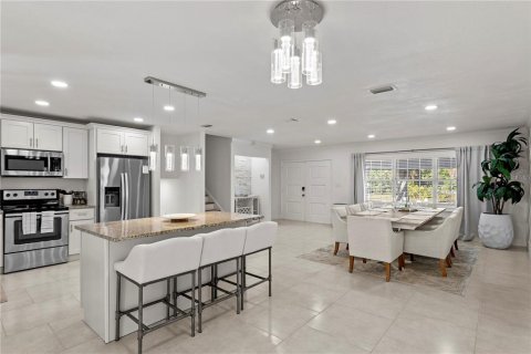 Villa ou maison à vendre à Tampa, Floride: 5 chambres, 269.51 m2 № 2267473 - photo 17