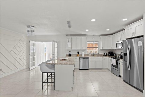 Villa ou maison à vendre à Tampa, Floride: 5 chambres, 269.51 m2 № 2267473 - photo 10