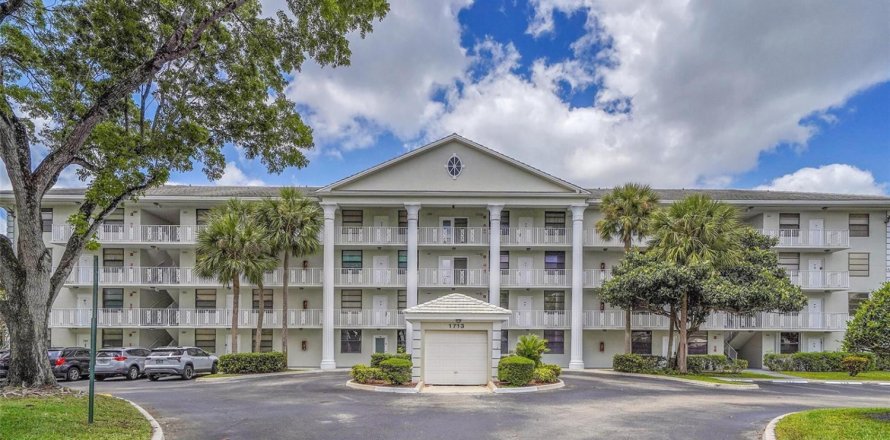 Condo in Davie, Florida, 2 bedrooms № 2078316