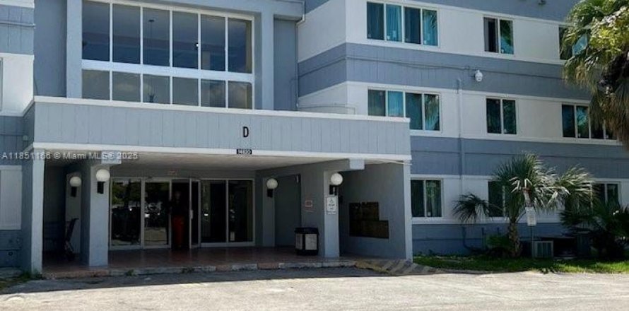 Condominio en Homestead, Florida, 2 dormitorios  № 1961883