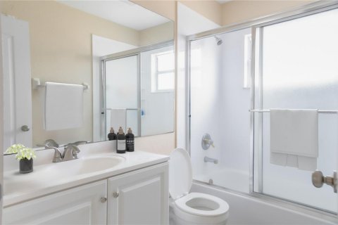 House in Tampa, Florida 4 bedrooms, 227.24 sq.m. № 1838061 - photo 15