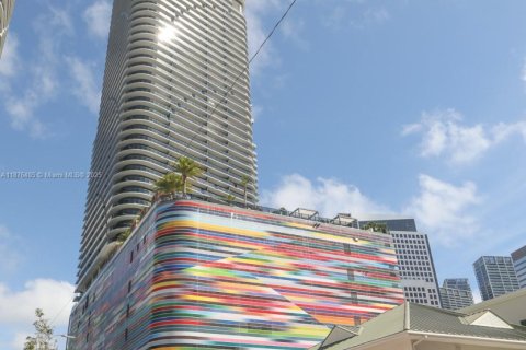 Condo in Miami, Florida, 3 bedrooms  № 1927049 - photo 2