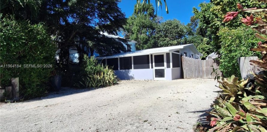 House in Key Largo, Florida 3 bedrooms, 108.7 sq.m. № 2026087
