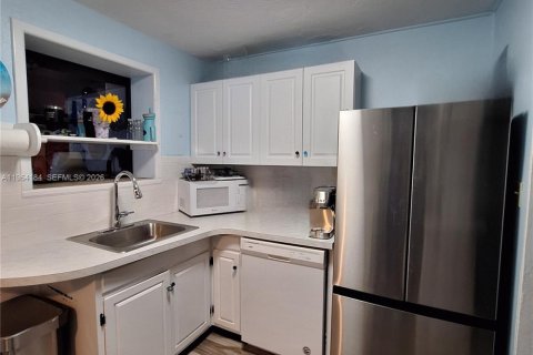 House in Key Largo, Florida 3 bedrooms, 108.7 sq.m. № 2026087 - photo 10