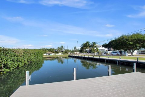 House in Key Largo, Florida 3 bedrooms, 108.7 sq.m. № 2026087 - photo 20