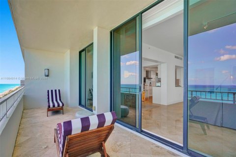 Condominio en venta en Bal Harbour, Florida, 3 dormitorios, 241.55 m2 № 1933905 - foto 9