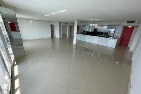 Снять в аренду кондоминиум в Холливуд, Флорида 2 спальни, 167.22м2, № 1893095 - фото 16