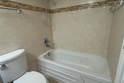 Снять в аренду кондоминиум в Холливуд, Флорида 2 спальни, 167.22м2, № 1893095 - фото 26