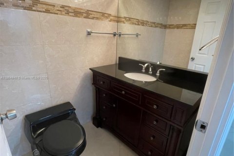 Снять в аренду кондоминиум в Холливуд, Флорида 2 спальни, 167.22м2, № 1893095 - фото 25