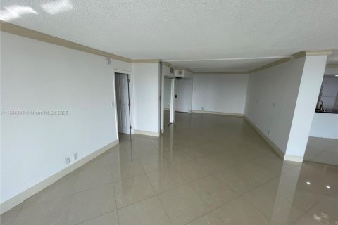 Снять в аренду кондоминиум в Холливуд, Флорида 2 спальни, 167.22м2, № 1893095 - фото 14