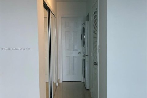 Снять в аренду кондоминиум в Холливуд, Флорида 2 спальни, 167.22м2, № 1893095 - фото 10