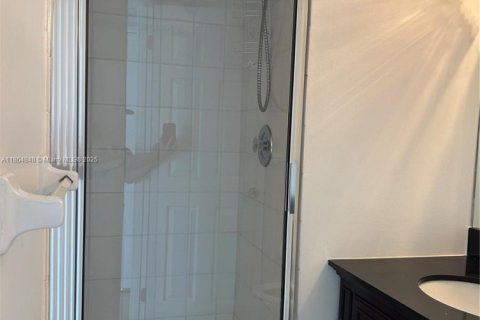 Снять в аренду кондоминиум в Холливуд, Флорида 2 спальни, 167.22м2, № 1893095 - фото 12