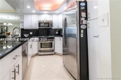 Снять в аренду кондоминиум в Холливуд, Флорида 2 спальни, 167.22м2, № 1893095 - фото 4