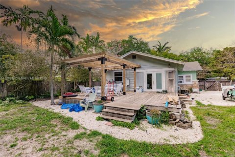 House in Biscayne Park, Florida 2 bedrooms, 121.14 sq.m. № 1699196 - photo 27