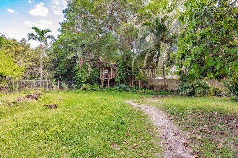 House in Biscayne Park, Florida 2 bedrooms, 121.14 sq.m. № 1699196 - photo 29