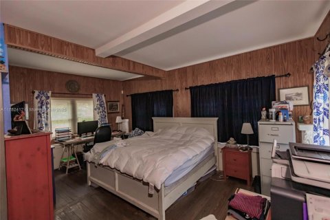 House in Biscayne Park, Florida 2 bedrooms, 121.14 sq.m. № 1699196 - photo 17