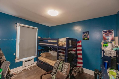House in Biscayne Park, Florida 2 bedrooms, 121.14 sq.m. № 1699196 - photo 14
