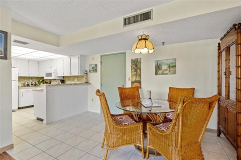 Condominio en venta en Port Charlotte, Florida, 2 dormitorios, 72.74 m2 № 1718335 - foto 12