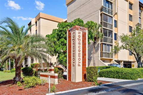 Condominio en venta en Port Charlotte, Florida, 2 dormitorios, 72.74 m2 № 1718335 - foto 2