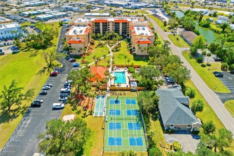 Condominio en venta en Port Charlotte, Florida, 2 dormitorios, 72.74 m2 № 1718335 - foto 28