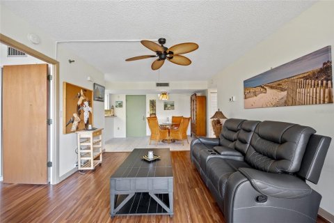 Condominio en venta en Port Charlotte, Florida, 2 dormitorios, 72.74 m2 № 1718335 - foto 6