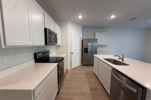 Villa ou maison à louer à San Antonio, Floride: 4 chambres, 169.83 m2 № 2426850 - photo 10