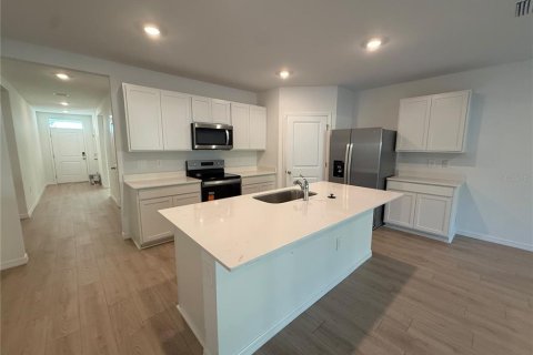 Villa ou maison à louer à San Antonio, Floride: 4 chambres, 169.83 m2 № 2426850 - photo 13