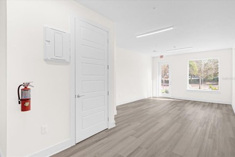 Commercial property in Oviedo, Florida № 2099498 - photo 5