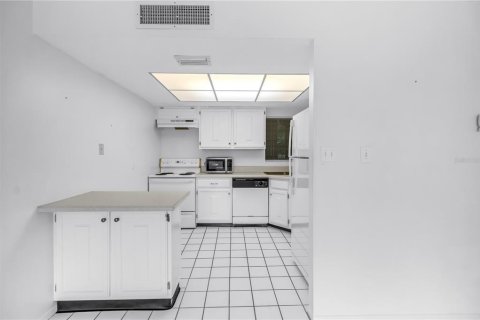 Condominio en venta en Clearwater, Florida, 1 dormitorio, 67.35 m2 № 1803690 - foto 11