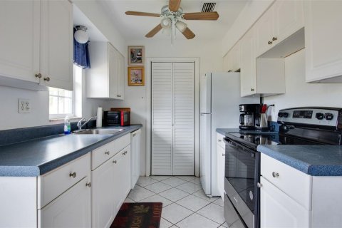 Condo in Clearwater, Florida, 1 bedroom  № 1517269 - photo 5