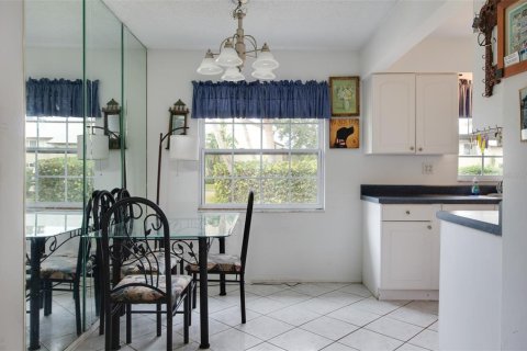 Condo in Clearwater, Florida, 1 bedroom  № 1517269 - photo 4