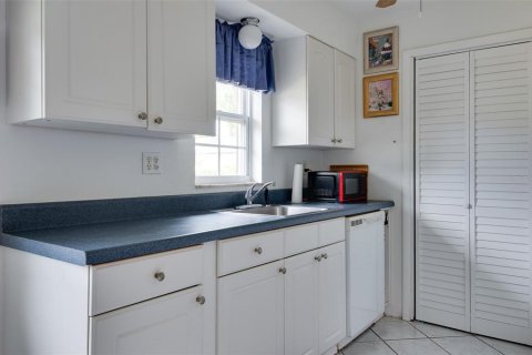 Condo in Clearwater, Florida, 1 bedroom  № 1517269 - photo 6