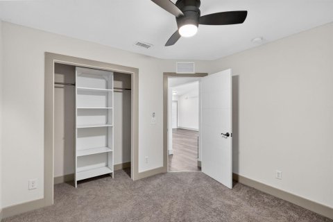 House in Cape Coral, Florida 3 bedrooms, 131.46 sq.m. № 2146986 - photo 28