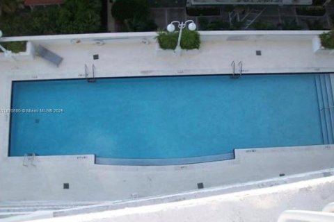 Condo in Miami, Florida, 1 bedroom  № 1923546 - photo 4