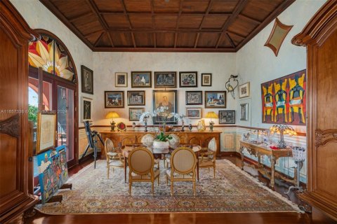 House in Key Biscayne, Florida 7 bedrooms, 579.71 sq.m. № 1860527 - photo 9