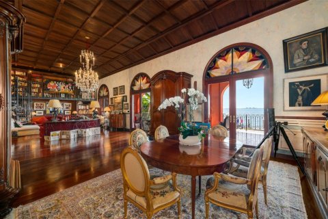 House in Key Biscayne, Florida 7 bedrooms, 579.71 sq.m. № 1860527 - photo 6