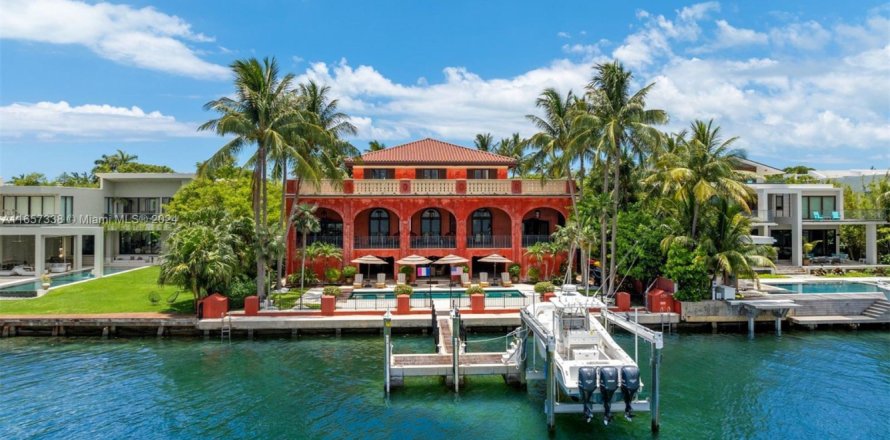 House in Key Biscayne, Florida 7 bedrooms, 579.71 sq.m. № 1860527